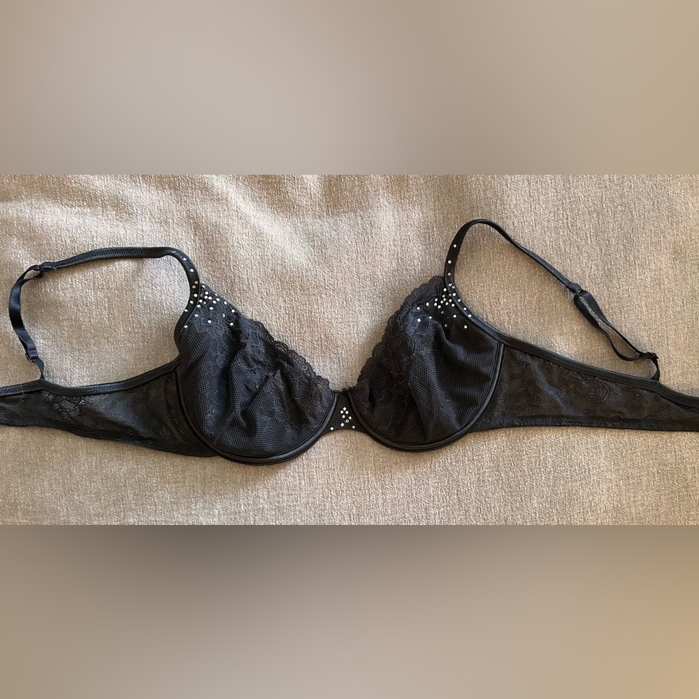 Victoria’s Secret Elegant Black Lace Bra with Rhinestone Accents